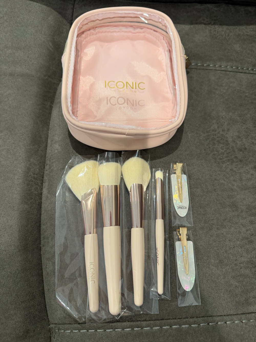 ICONIC London Blush Pink Makeup Brush Set with Matching Pouch